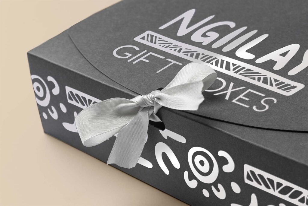 Black and white Ngiilay gift box